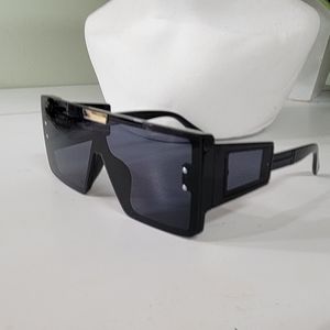 NWT OVERSIZED FLAT TOP DESIGNER STYLE PREMIUM QUALITY SUNGLASSES 👓 W CASE 👀